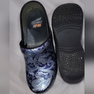 Dansko women's nursing shoes